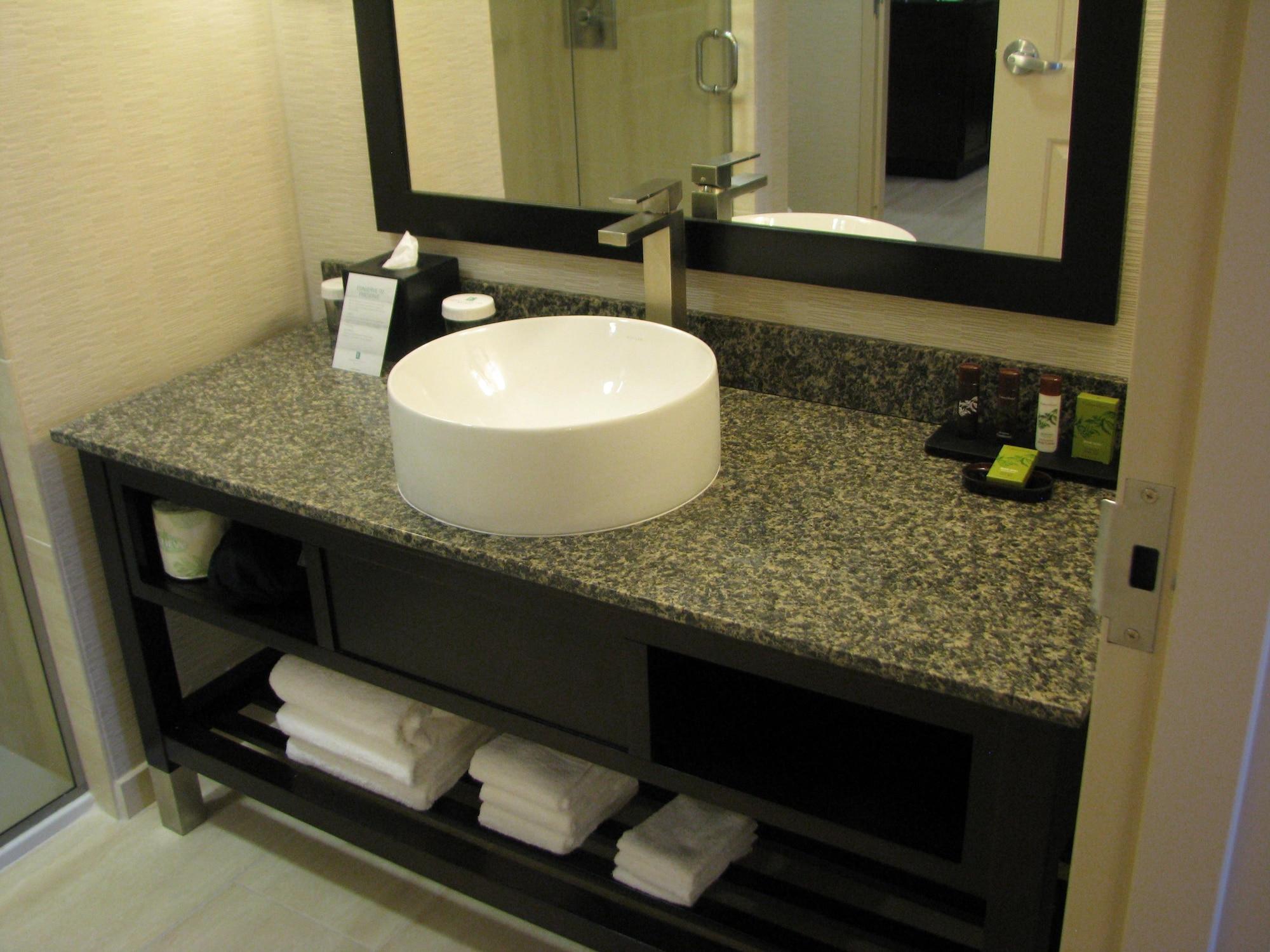 Embassy Suites By Hilton Newark Airport Elizabeth Luaran gambar