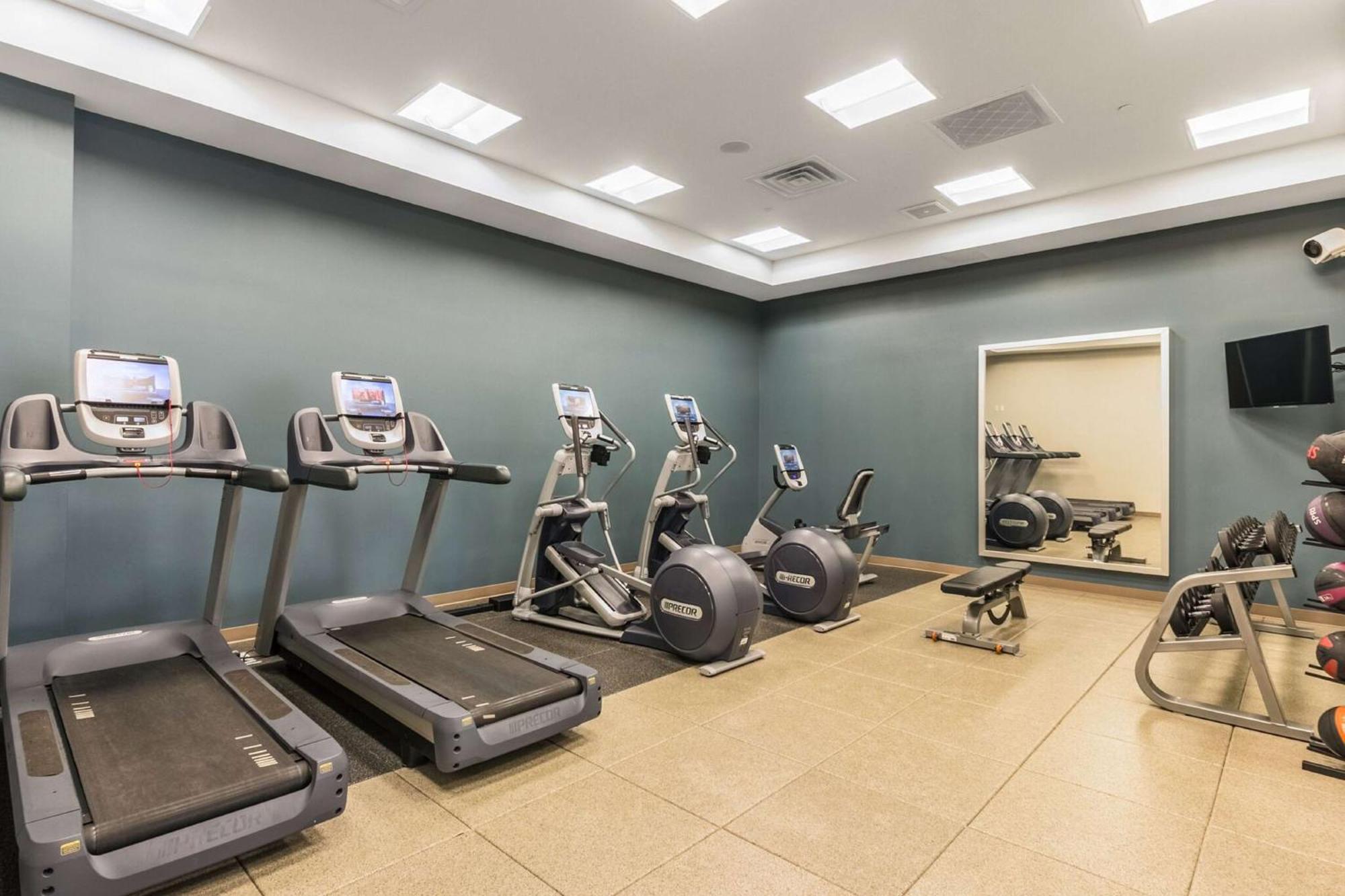 Embassy Suites By Hilton Newark Airport Elizabeth Luaran gambar
