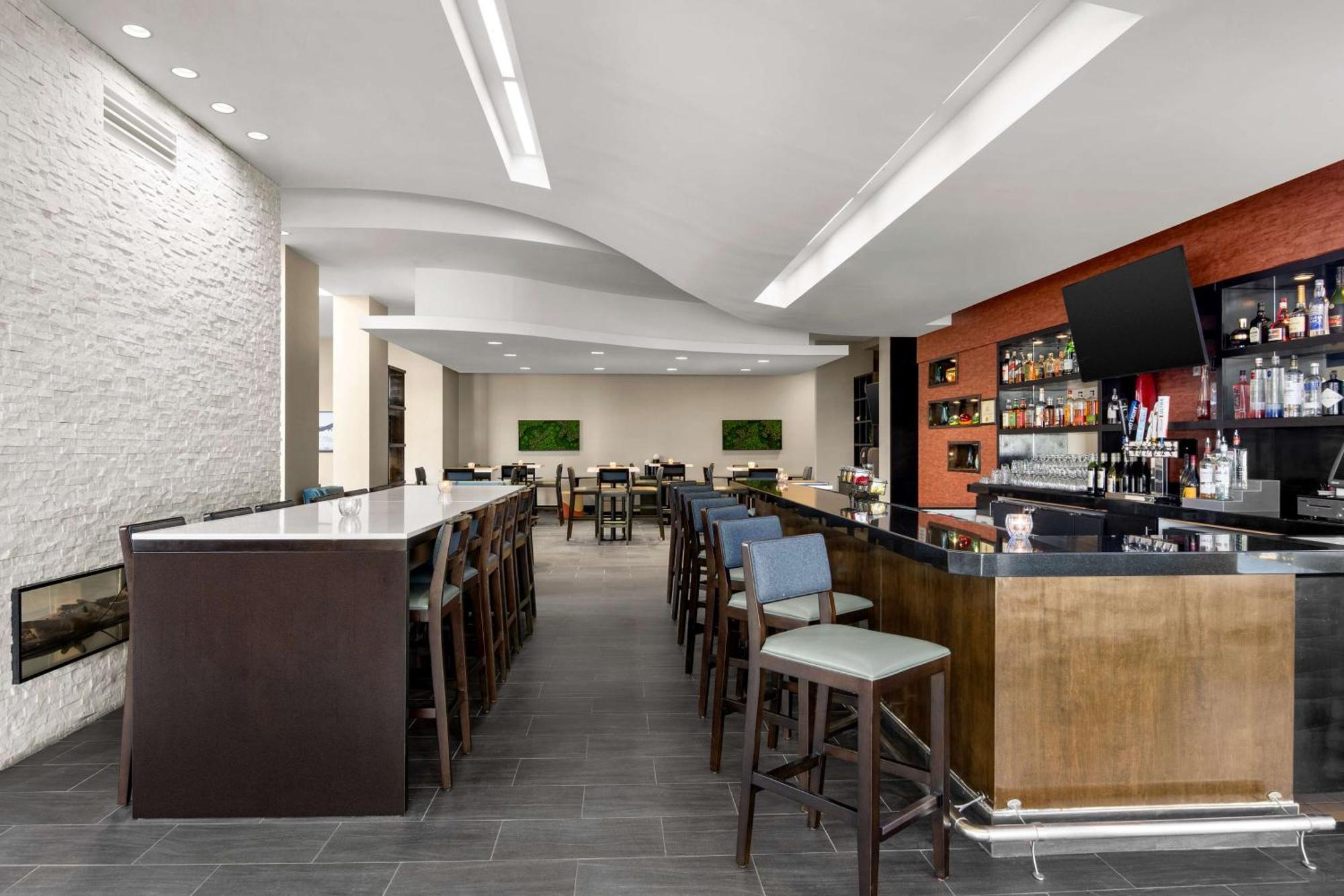 Embassy Suites By Hilton Newark Airport Elizabeth Luaran gambar