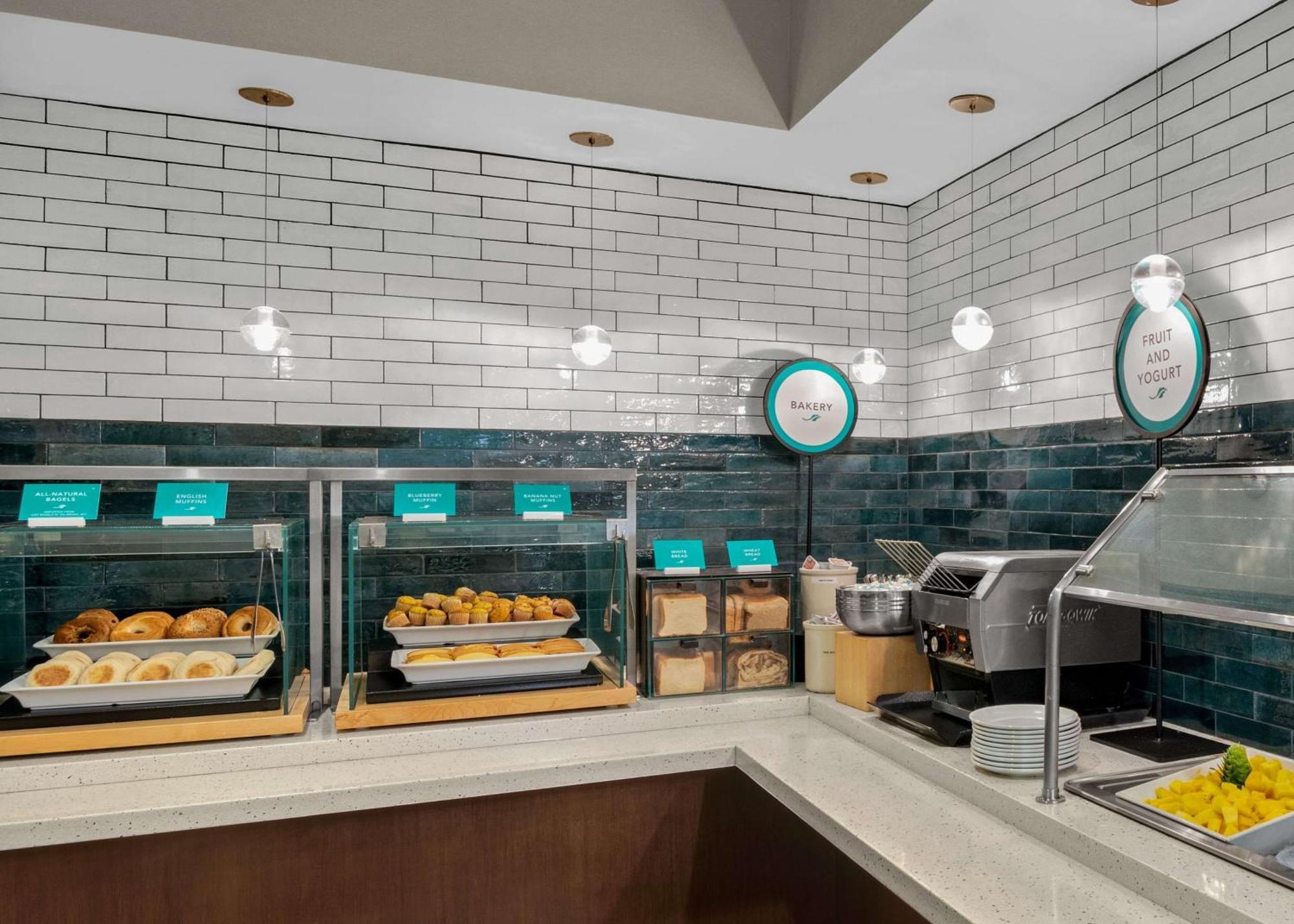 Embassy Suites By Hilton Newark Airport Elizabeth Luaran gambar