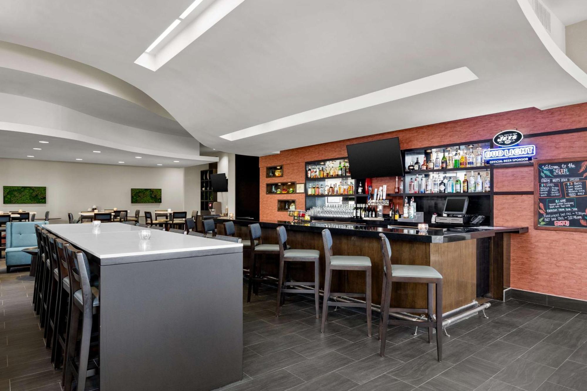 Embassy Suites By Hilton Newark Airport Elizabeth Luaran gambar