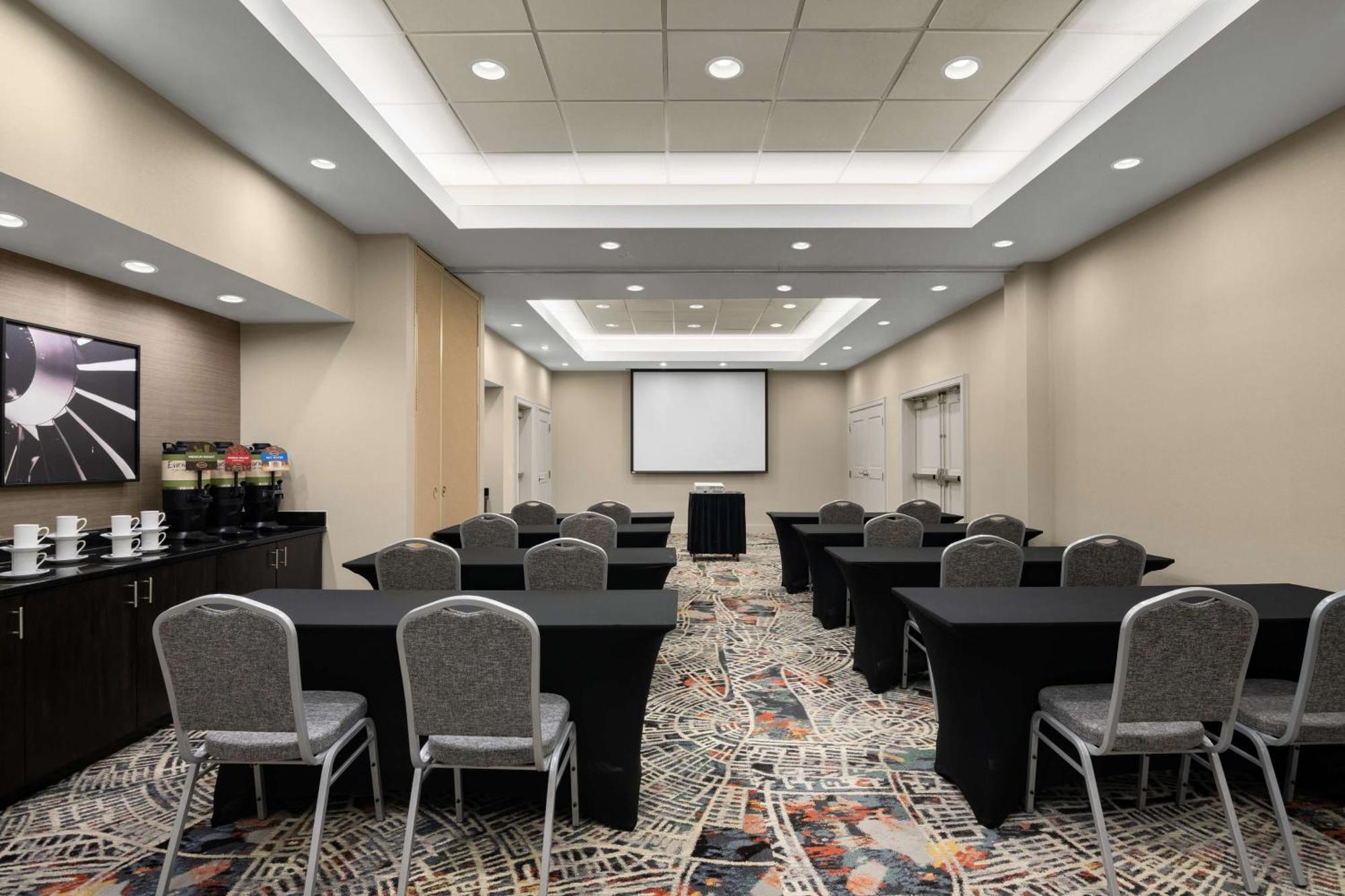 Embassy Suites By Hilton Newark Airport Elizabeth Luaran gambar